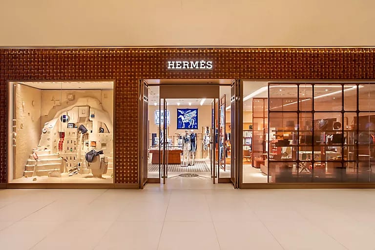 Hermès 里約門市搬進 VillageMall，完整呈現 16 大工藝