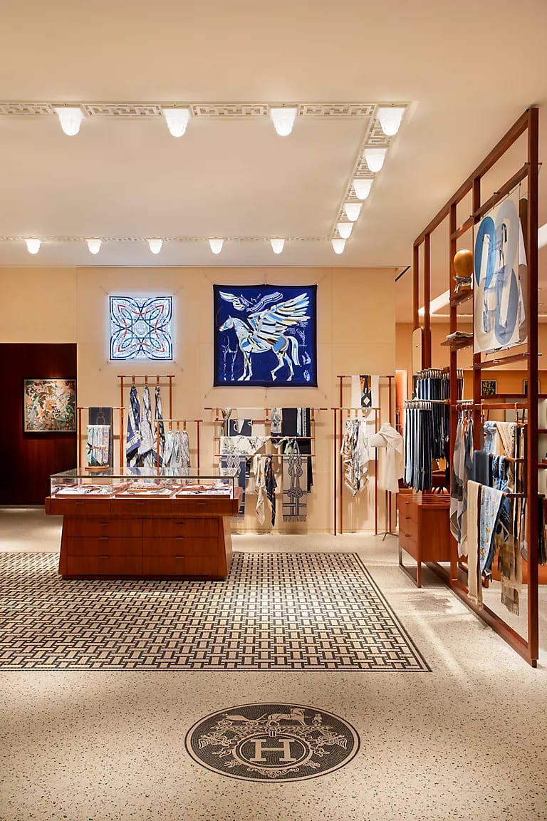 Hermès 里約門市搬進 VillageMall，完整呈現 16 大工藝