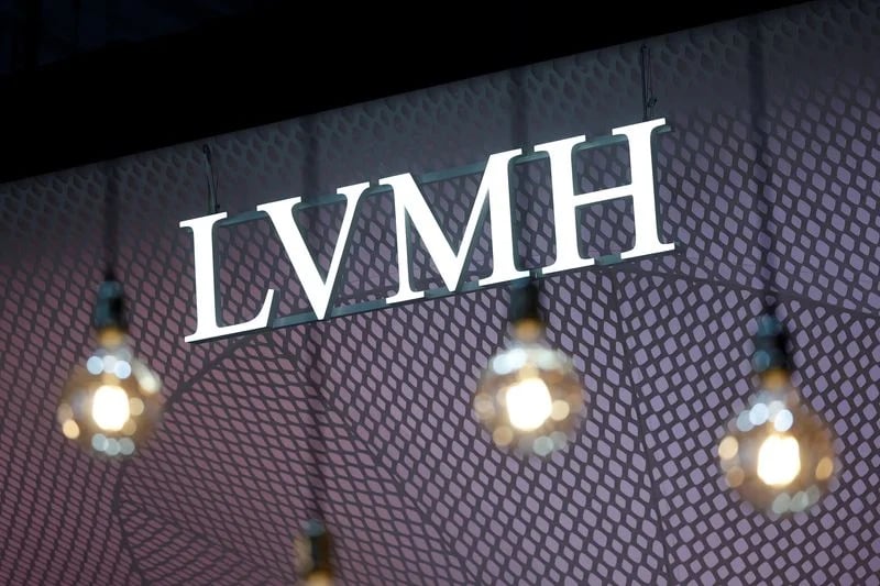 檯面下談買股，檯面上說沒想過？LVMH 的秘密協議曝光