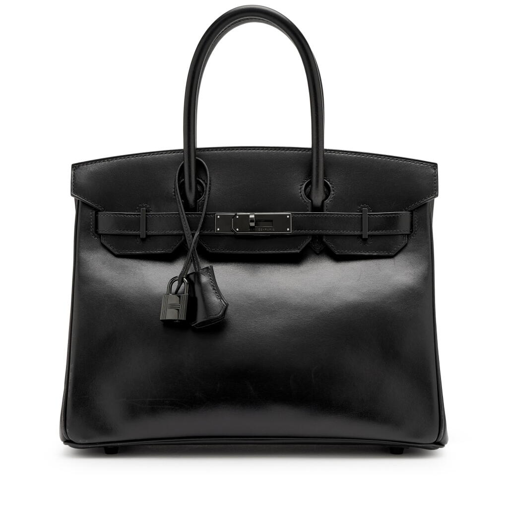 另一只 2010 年 So Black Birkin 30，為文中 Sotheby’s 成交紀錄的比較拍品，並非里昂拍賣的同一只包。圖片來源：Sotheby’s。
