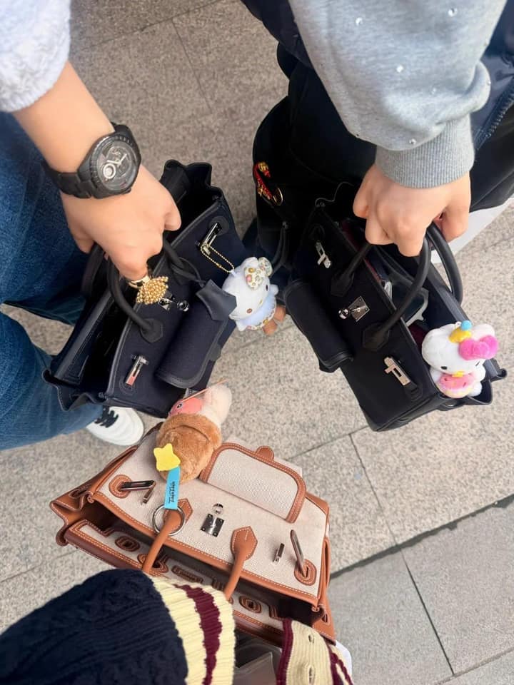 據我瞭解，現在黑銀Cargo的行情已經來到200萬上下，在大城市配貨金額一律200－250萬起跳，而且要等一年以上。