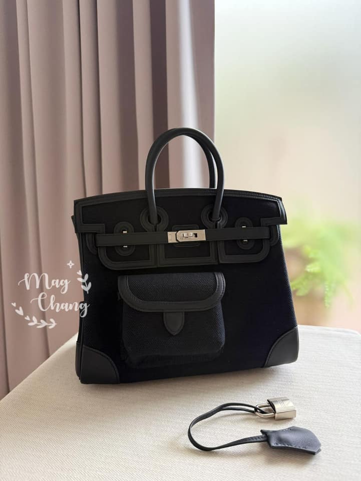 全新全配，黑色銀扣Birkin25 Cargo