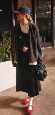 全新全配，黑色銀扣Birkin25 Cargo