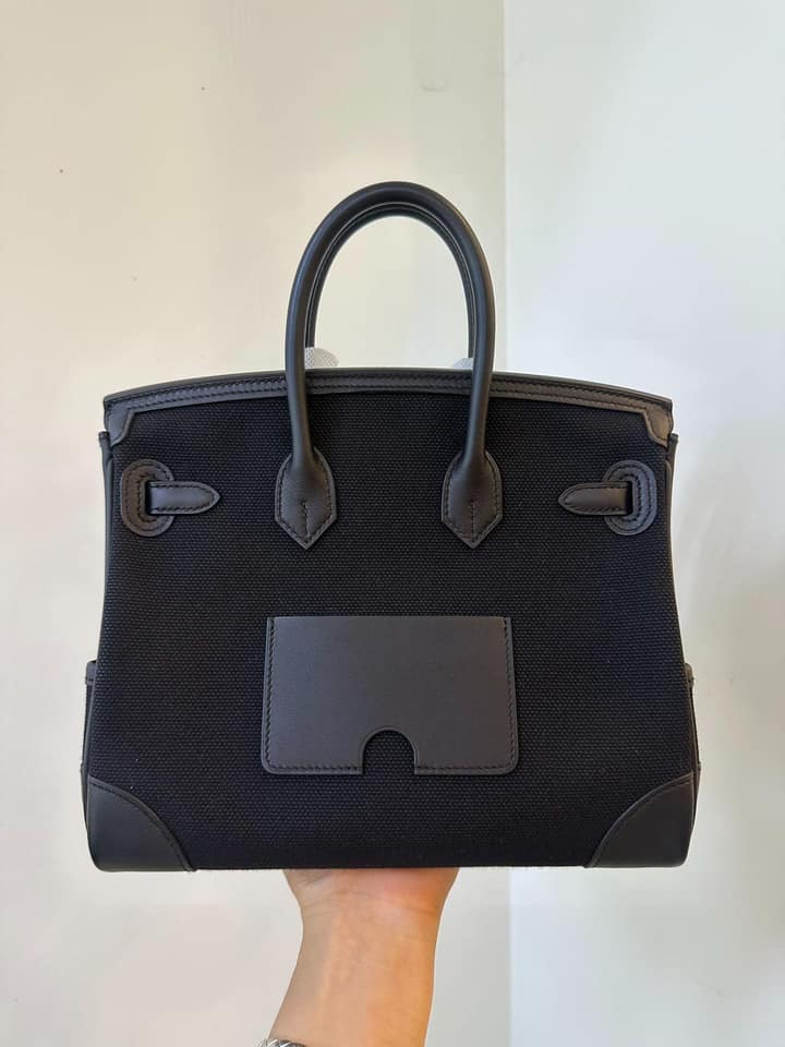 全新全配，黑色銀扣Birkin25 Cargo