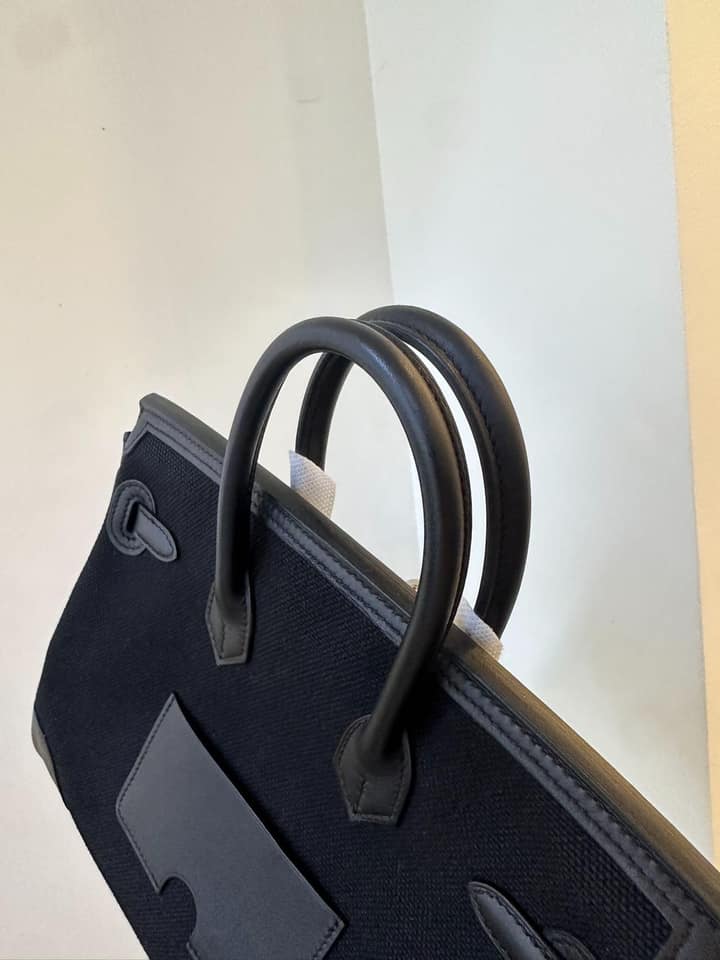 全新全配，黑色銀扣Birkin25 Cargo