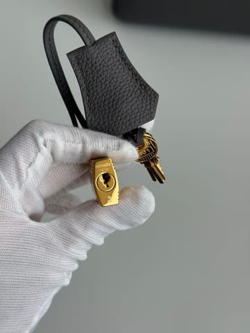 皮面乾淨無紋的錫器灰 Birkin 25