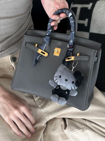 皮面乾淨無紋的錫器灰 Birkin 25
