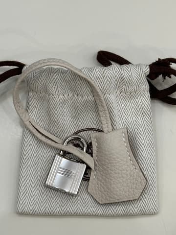 未使用閒置新奶昔白銀扣 Birkin 25