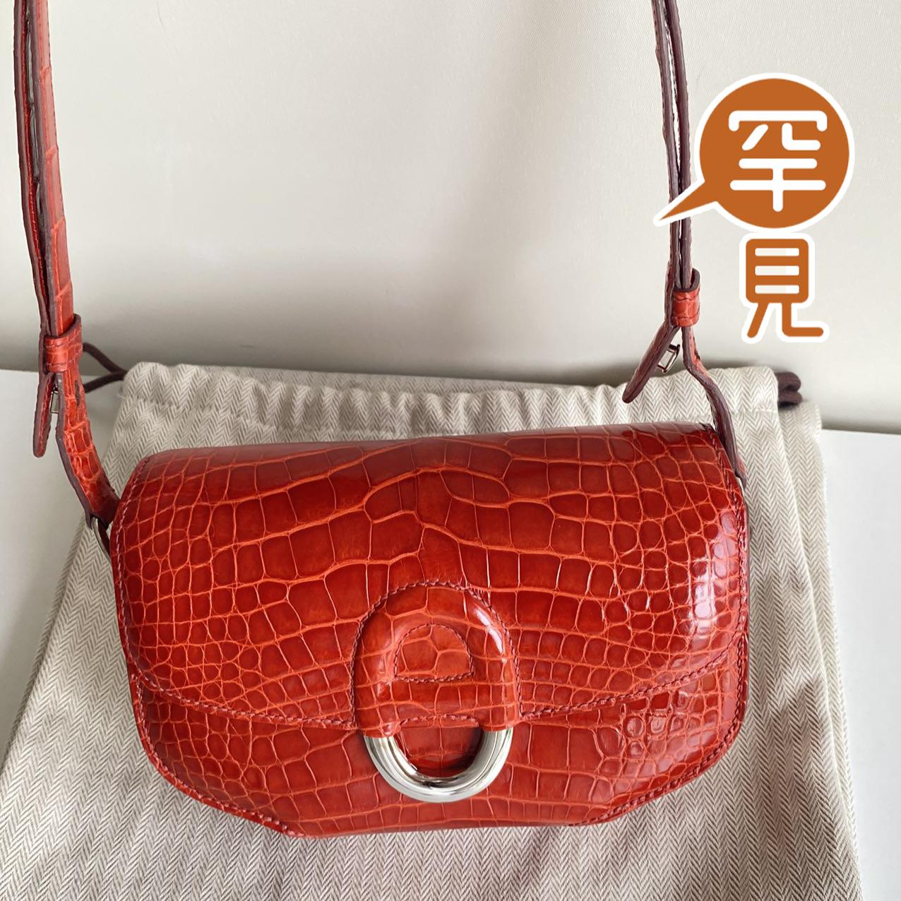 亮面方塊鱷魚皮，X刻(2016年產)，二手99新全配。國專收據+稀有皮卡。6w