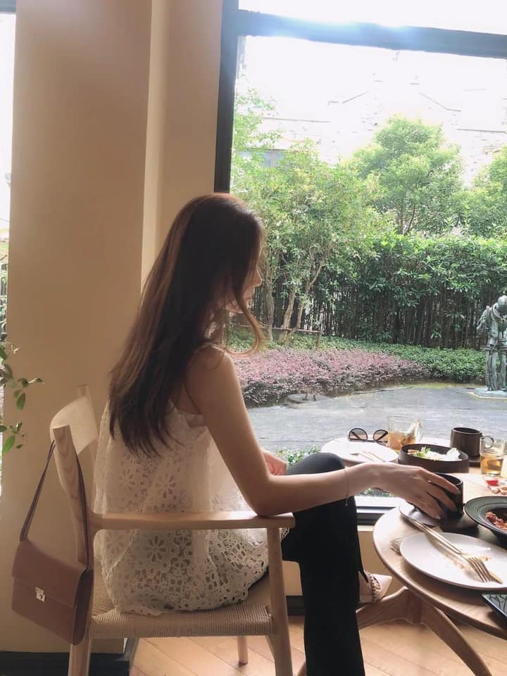 可以當作WOC隨身肩帶錢包，也可以將肩帶拆下當成手拿包，Clic16的口碑一向很好！