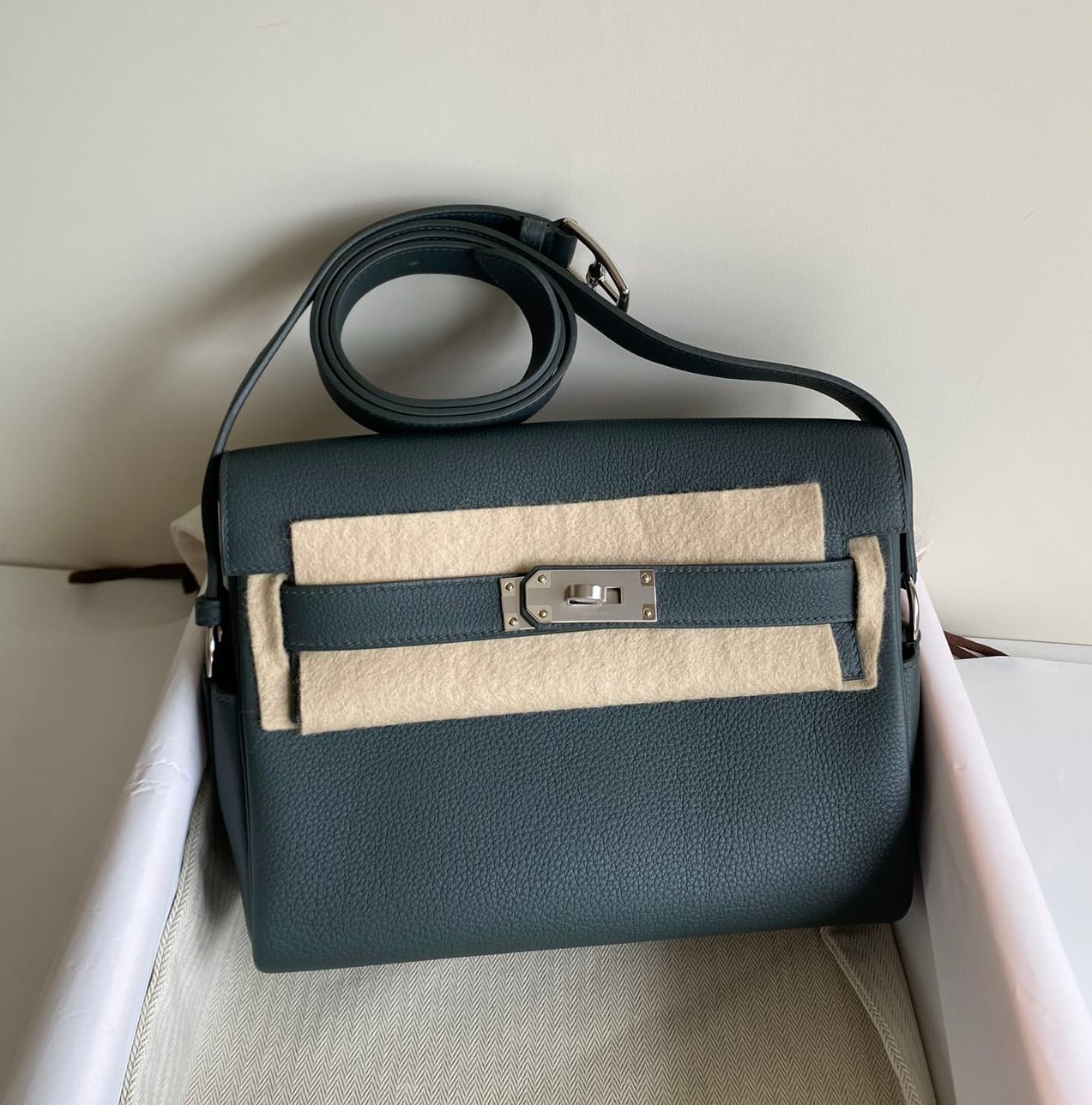 全新全配沼澤綠銀扣 Kelly Messenger 小號