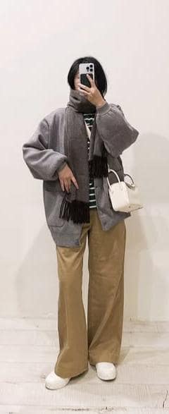 剛剛查了一下，鴕鳥皮ML2代大陸專櫃公價15.5萬，約合台幣74萬