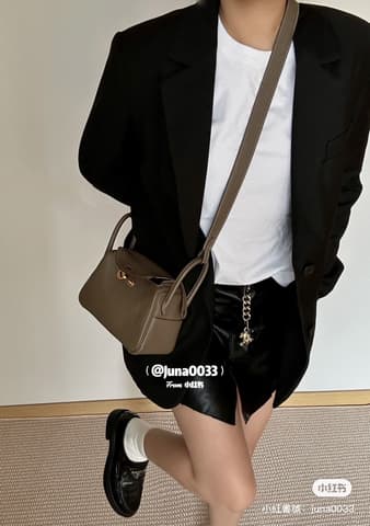 誰能抗拒大象灰 Mini Lindy？
