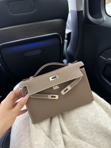 全新全配大象灰銀扣 Kelly Pochette