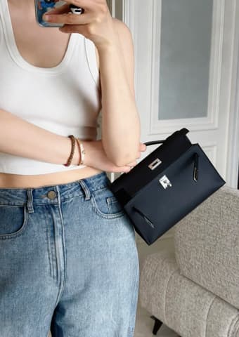 全新 SO 馬蹄印黑銀 Kelly Pochette