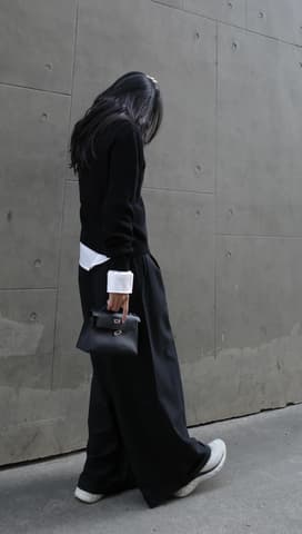全新 SO 馬蹄印黑銀 Kelly Pochette