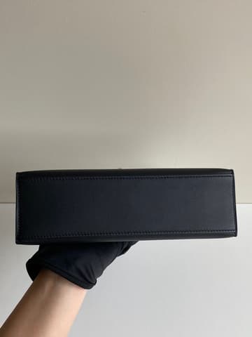 全新 SO 馬蹄印黑銀 Kelly Pochette