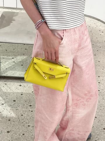 二手 98－99 新檸檬黃銀扣 Kelly Pochette 檸檬黃 Swift 皮 銀扣