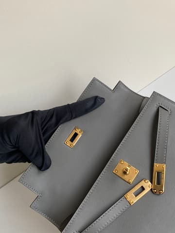 二手原始成色 99 新積雨雲灰金扣 Kelly Pochette