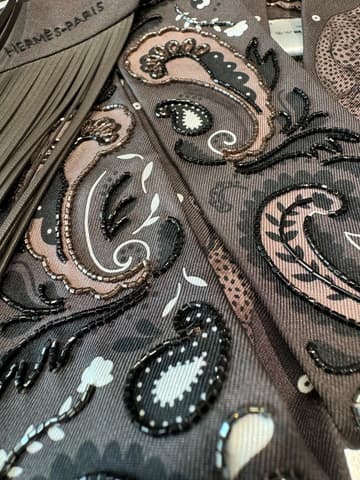 全新限量刺繡串珠皮革流蘇 Twilly