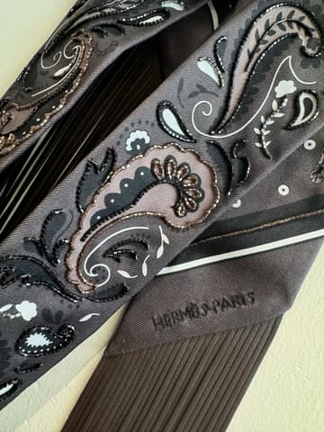 全新限量刺繡串珠皮革流蘇 Twilly